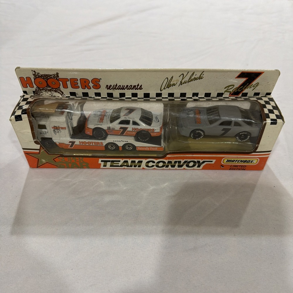 Hooters NASCAR Team Convoy Limited Edition New But‎ Plastic Damage